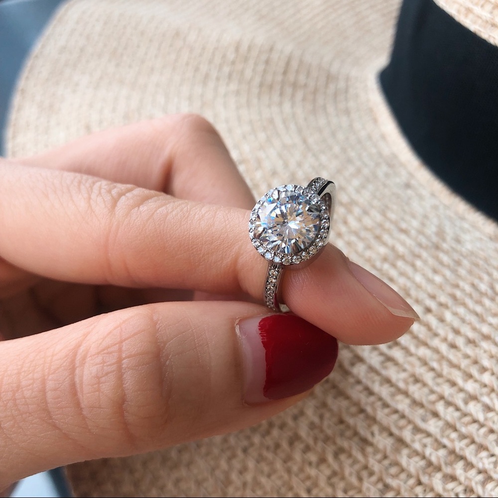 [JUST SOLD]New York HENRI BENDEL Silver Ring 6
